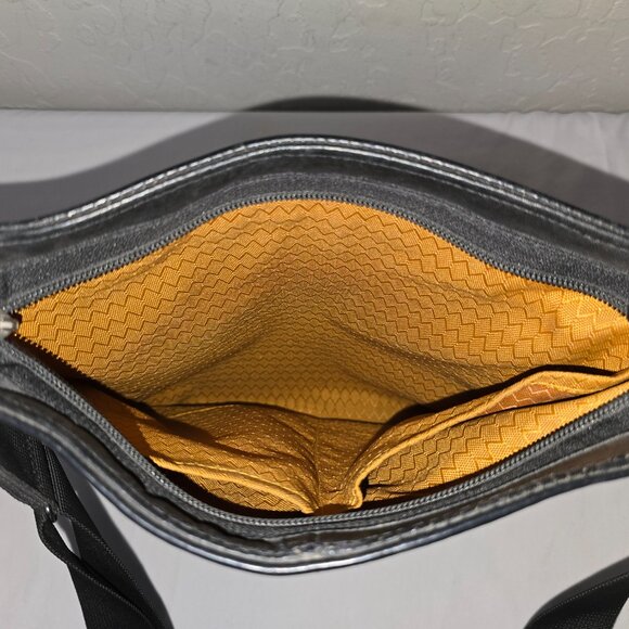 Waterfield Designs Black Leather Essential Crossbody Bag - Picture 11 of 14